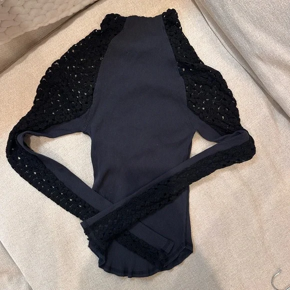 Free People Black Ribbed Women's Top - Picture 2 of 5